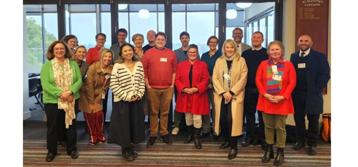 Exploring complexity: a collaborative project between UTS and four independent schools 