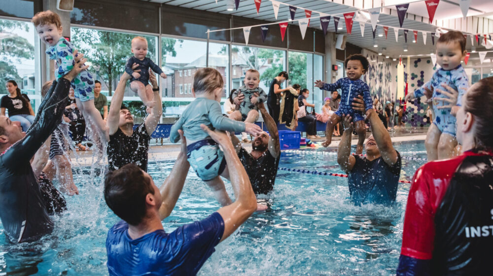 What Age Your Child Should Start a Baby Swim Program and How to Choose the Best One