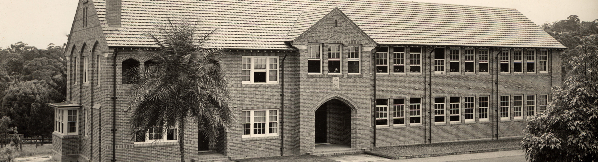 Opening of Gillespie-McIllrath House in 1938